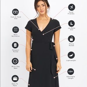 The Koran Go Travel Dress in Dark Blue Solid